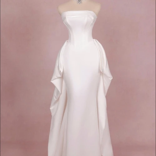 VÁY CƯỚI ĐI BÀN TRENDY