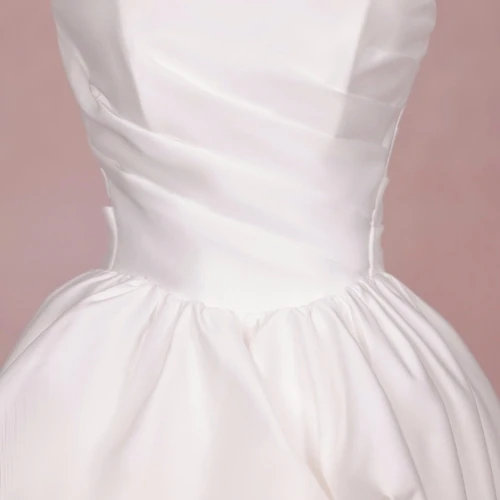 VÁY CƯỚI ĐI BÀN TRENDY
