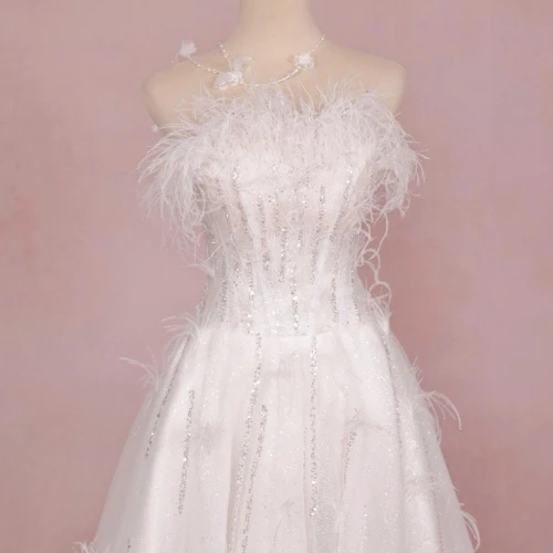VÁY CƯỚI ĐI BÀN TRENDY