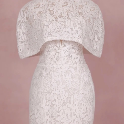 VÁY CƯỚI ĐI BÀN TRENDY
