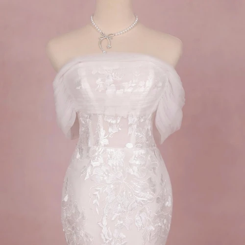 VÁY CƯỚI ĐI BÀN TRENDY