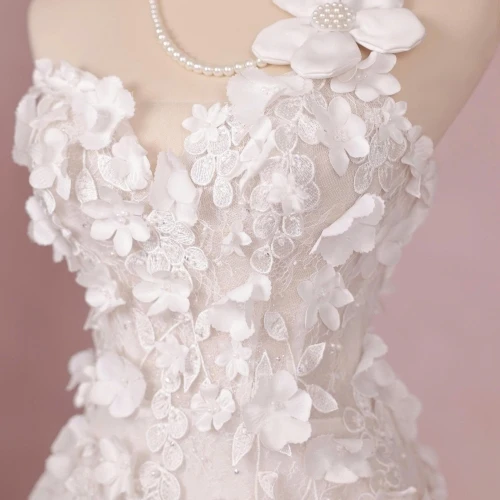 VÁY CƯỚI ĐI BÀN TRENDY