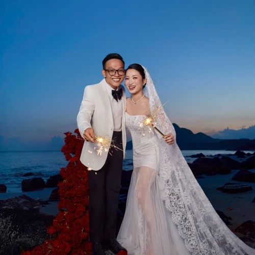 ALBUM CÔN ĐẢO