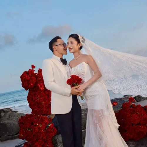 ALBUM CÔN ĐẢO