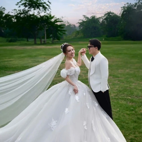 ẢNH CUỚI NGOẠI CẢNH SÂN GOLF