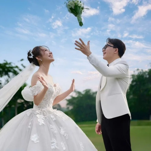 ẢNH CUỚI NGOẠI CẢNH SÂN GOLF