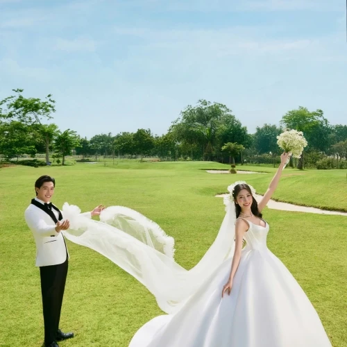 ẢNH CUỚI NGOẠI CẢNH SÂN GOLF